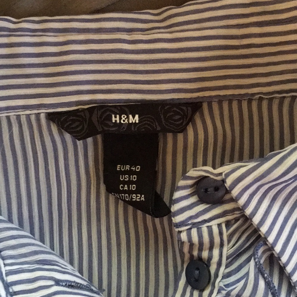 H&M button-up blouse - Picture 2 of 5